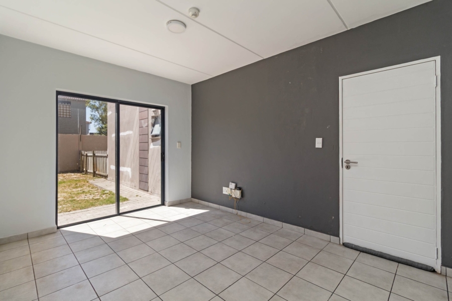 To Let 2 Bedroom Property for Rent in Parklands Western Cape